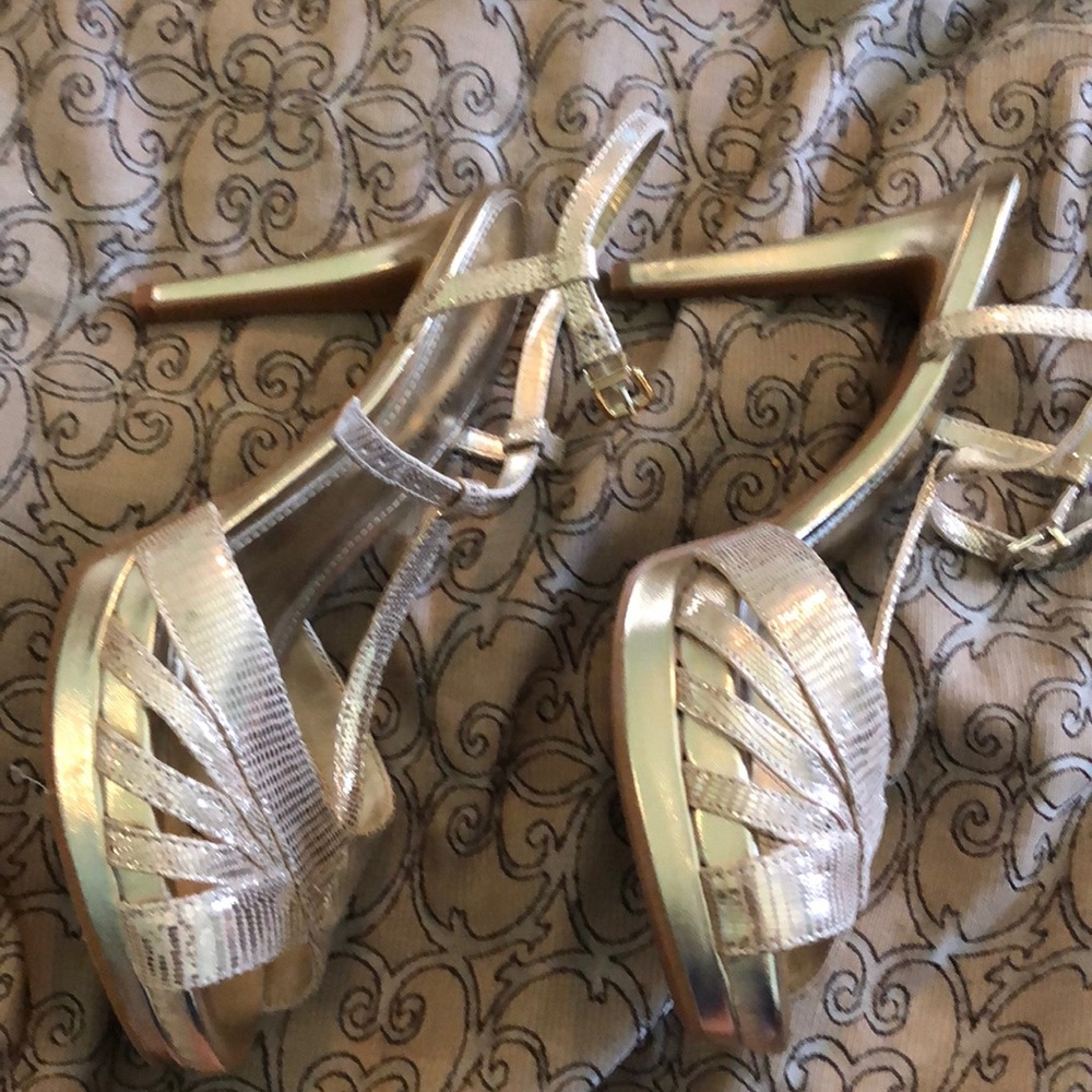 Antonio Melani gold heels - Picture 2 of 4